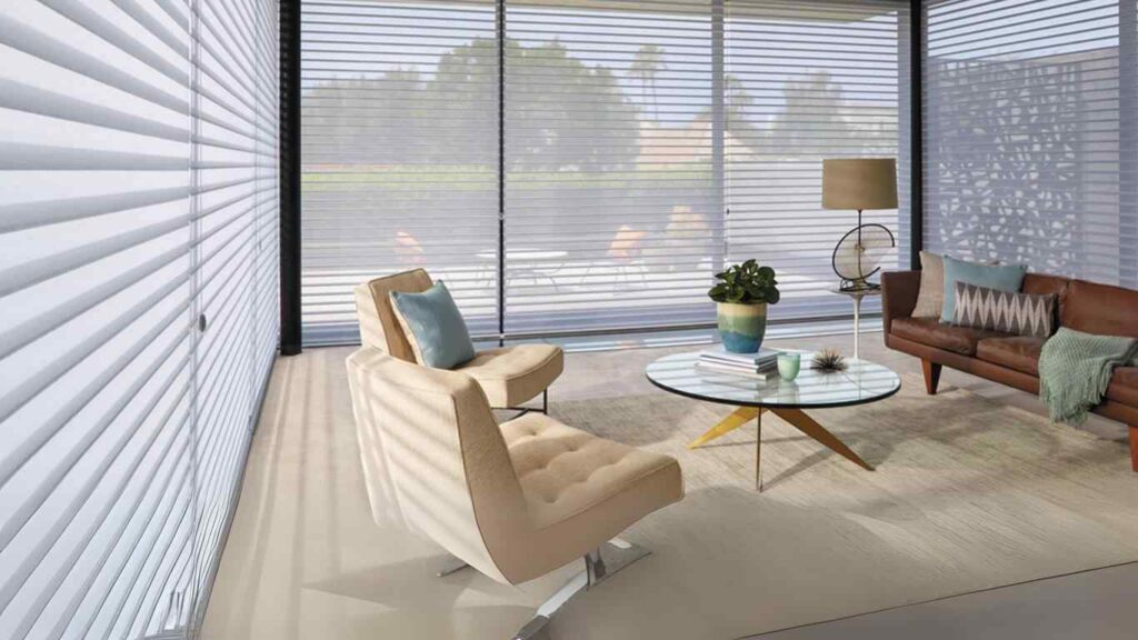 Persiana Silhouette em ambiente premium
